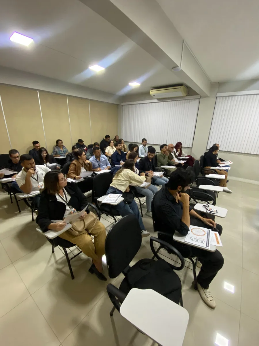 Participantes durante o treinamento